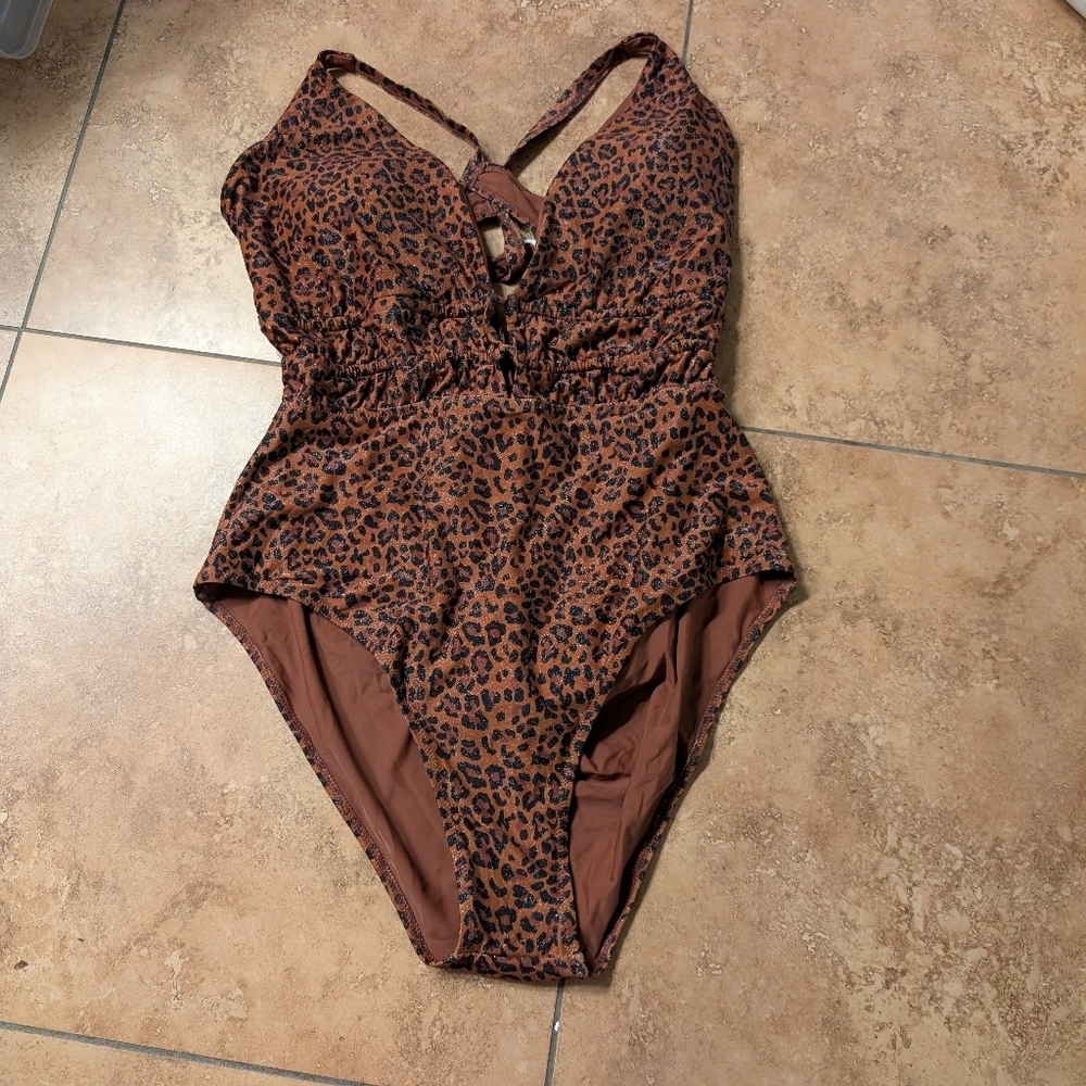 Berlook / NWT /  Leopard Print Plus Size One-Piece Swimsuit US 24